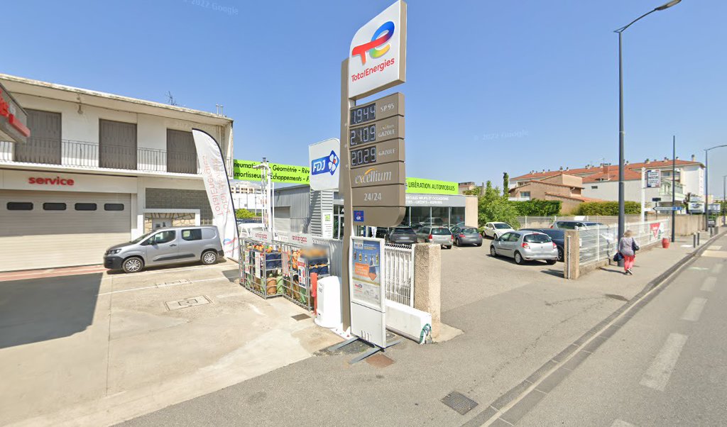 Retrouvez l&rsquo;évolution du prix du carburant mise à jour régulièrement pour la station essence Valence Liberation qui se situe à l&rsquo;adresse suivante 114 avenue de la libération à Valence, 26000. Vous pourrez ainsi estimer le prix d&rsquo;un plein d&rsquo;essence pour [&hellip;]