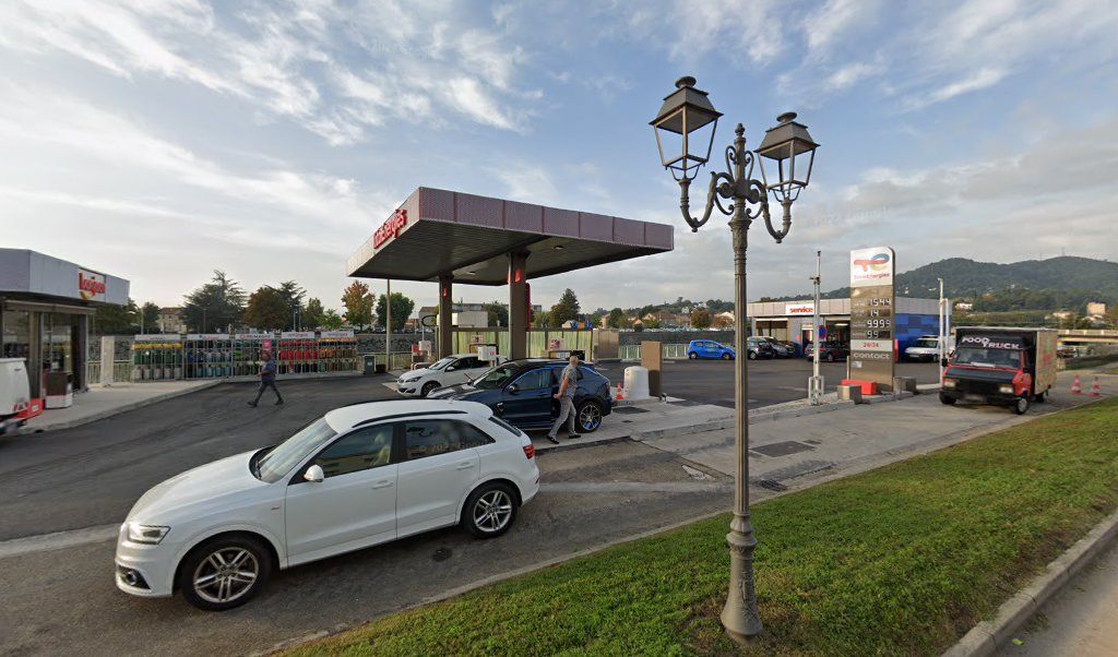 Retrouvez l&rsquo;évolution du prix du carburant mise à jour régulièrement pour la station essence Relais De La Chadenede qui se situe à l&rsquo;adresse suivante 44 av carnot à Ales, 30100. Vous pourrez ainsi estimer le prix d&rsquo;un plein d&rsquo;essence pour [&hellip;]