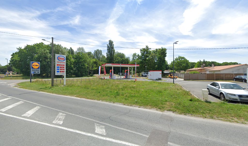 Retrouvez l&rsquo;évolution du prix du carburant mise à jour régulièrement pour la station essence Esso Express Castelnau qui se situe à l&rsquo;adresse suivante 17 route d&rsquo;avensan à Castelnau-De-Médoc, 33480. Vous pourrez ainsi estimer le prix d&rsquo;un plein d&rsquo;essence pour vos [&hellip;]