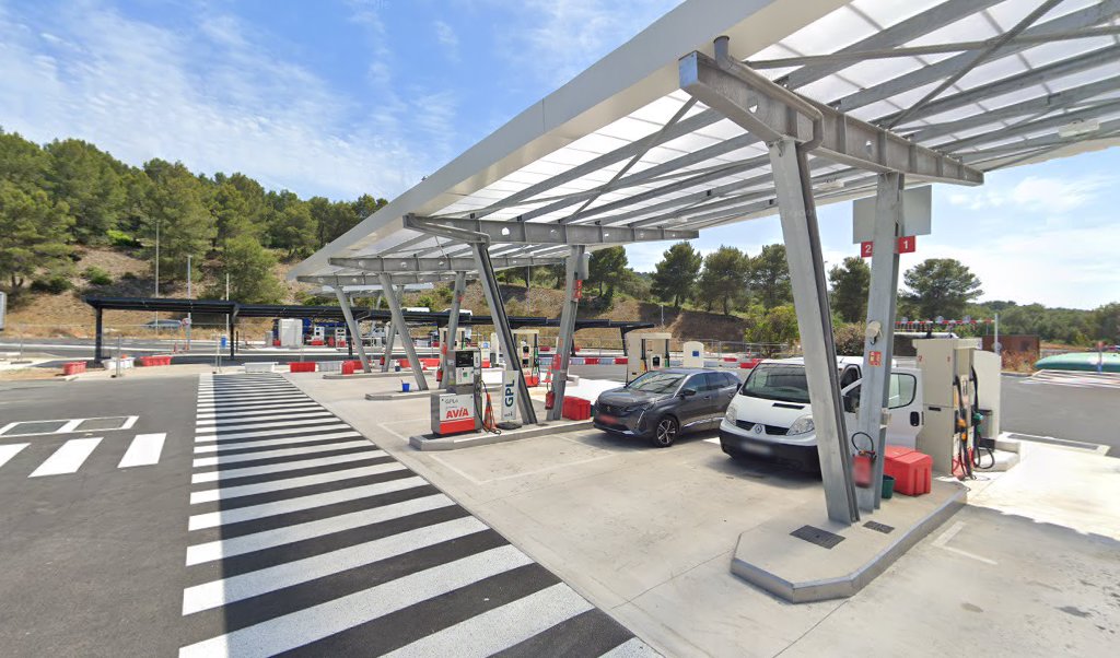 Retrouvez l&rsquo;évolution du prix du carburant mise à jour régulièrement pour la station essence Avia Aire De Fabregues Sud qui se situe à l&rsquo;adresse suivante A9 sens espagne paris à Fabrègues, 34690. Vous pourrez ainsi estimer le prix d&rsquo;un plein [&hellip;]
