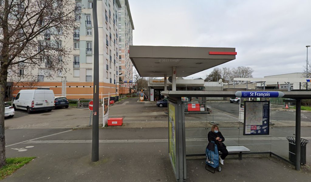 Retrouvez l&rsquo;évolution du prix du carburant mise à jour régulièrement pour la station essence Relais St Francois qui se situe à l&rsquo;adresse suivante 63 bld du tonnelle à Tours, 37000. Vous pourrez ainsi estimer le prix d&rsquo;un plein d&rsquo;essence pour [&hellip;]