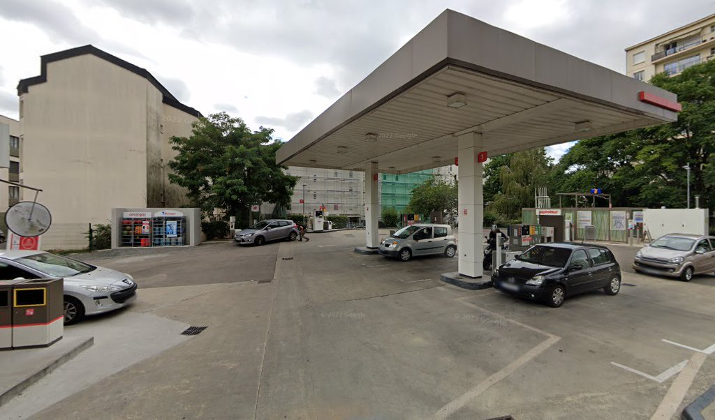Retrouvez l&rsquo;évolution du prix du carburant mise à jour régulièrement pour la station essence Relais Madeleine Martyrs qui se situe à l&rsquo;adresse suivante 16 bd des martyrs nantais à Nantes, 44200. Vous pourrez ainsi estimer le prix d&rsquo;un plein d&rsquo;essence [&hellip;]