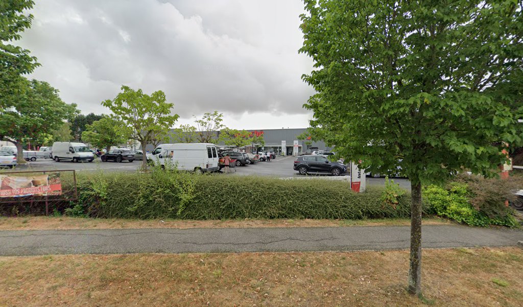 Retrouvez l&rsquo;évolution du prix du carburant mise à jour régulièrement pour la station essence Intermarche Courtenay qui se situe à l&rsquo;adresse suivante Rue des patureaux à Courtenay, 45320. Vous pourrez ainsi estimer le prix d&rsquo;un plein d&rsquo;essence pour vos déplacements [&hellip;]