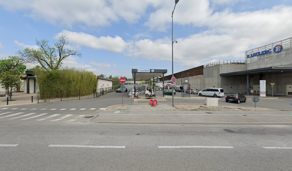 Retrouvez l&rsquo;évolution du prix du carburant mise à jour régulièrement pour la station essence Station Leclerc Randis qui se situe à l&rsquo;adresse suivante 1 av.victor hugo à Cannes, 06150. Vous pourrez ainsi estimer le prix d&rsquo;un plein d&rsquo;essence pour vos [&hellip;]