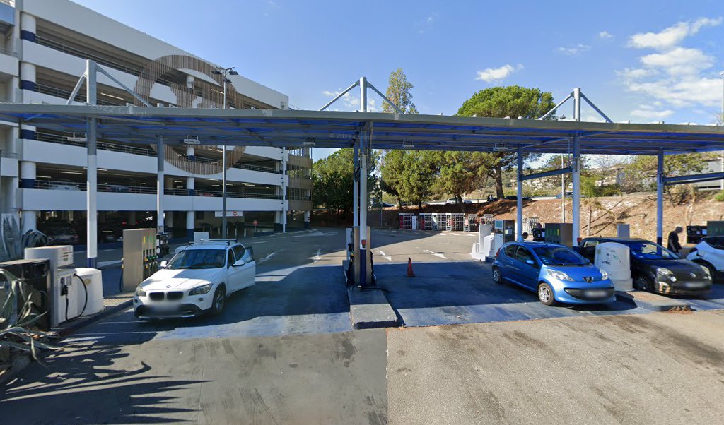 Retrouvez l&rsquo;évolution du prix du carburant mise à jour régulièrement pour la station essence Sas Nikaiadis qui se situe à l&rsquo;adresse suivante Boulevard du mercantour – quartier saint isidore à Nice, 06200. Vous pourrez ainsi estimer le prix d&rsquo;un plein [&hellip;]