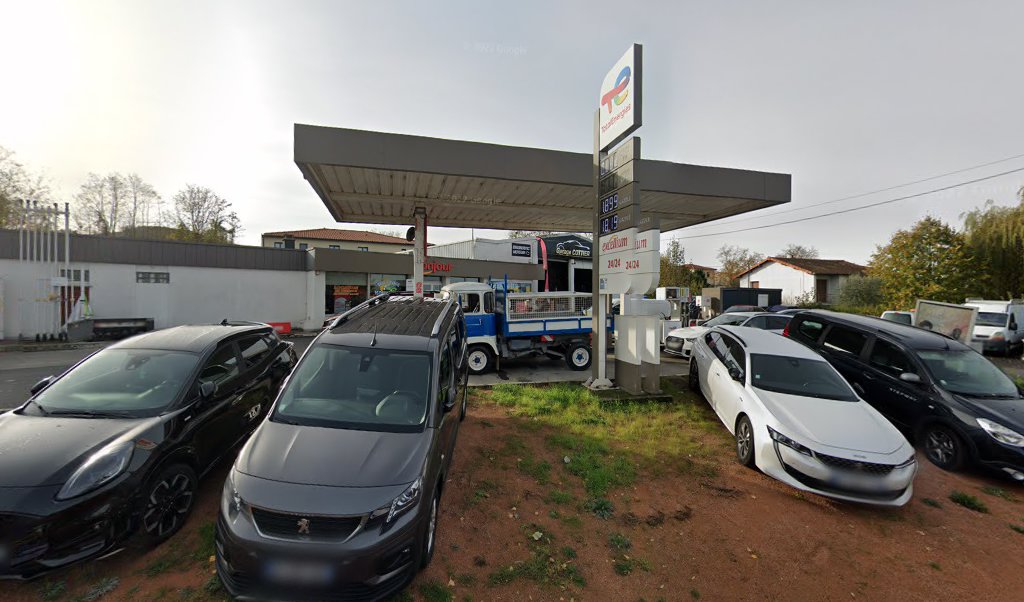 Retrouvez l&rsquo;évolution du prix du carburant mise à jour régulièrement pour la station essence Eric Cottier qui se situe à l&rsquo;adresse suivante 64 avenue de lyon à Pont-Du-Château, 63430. Vous pourrez ainsi estimer le prix d&rsquo;un plein d&rsquo;essence pour vos [&hellip;]