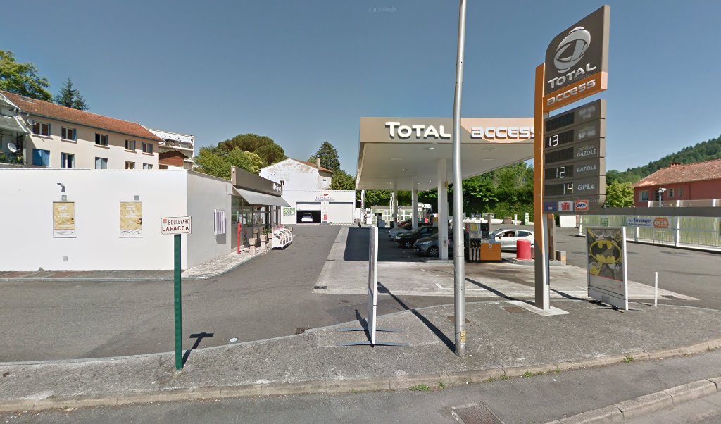 Retrouvez l&rsquo;évolution du prix du carburant mise à jour régulièrement pour la station essence Relais Du Jer qui se situe à l&rsquo;adresse suivante 25 boulevard de lapacca à Lourdes, 65100. Vous pourrez ainsi estimer le prix d&rsquo;un plein d&rsquo;essence pour [&hellip;]