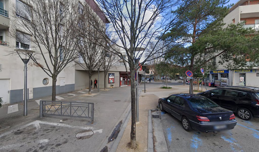Retrouvez l&rsquo;évolution du prix du carburant mise à jour régulièrement pour la station essence Carrefour Market qui se situe à l&rsquo;adresse suivante 2 place des 4 chemins à Saint-Fons, 69190. Vous pourrez ainsi estimer le prix d&rsquo;un plein d&rsquo;essence pour [&hellip;]