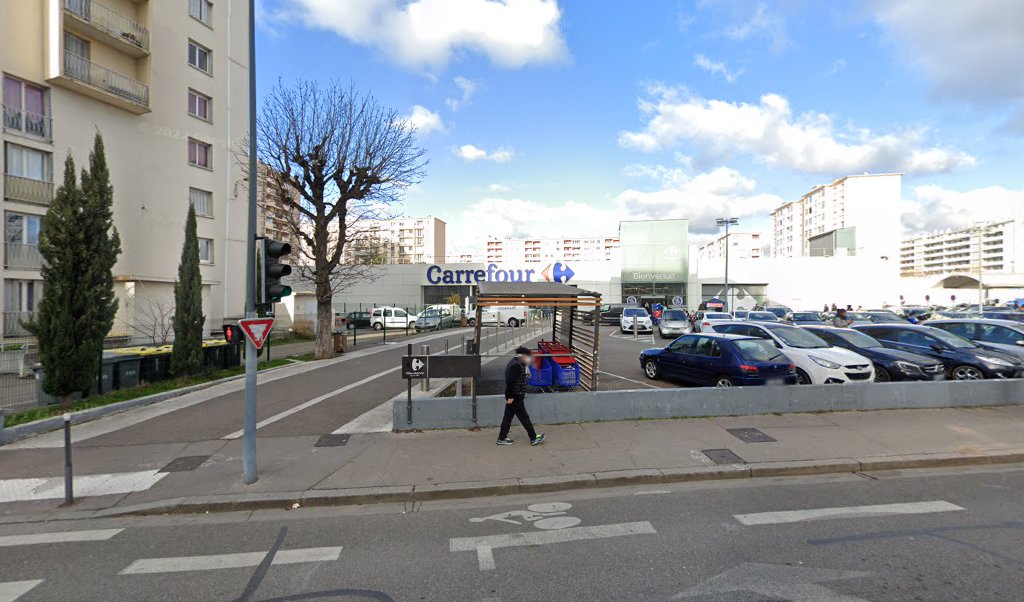 Retrouvez l&rsquo;évolution du prix du carburant mise à jour régulièrement pour la station essence Carrefour Villeurbanne qui se situe à l&rsquo;adresse suivante 145, rue anatole france à Villeurbanne, 69100. Vous pourrez ainsi estimer le prix d&rsquo;un plein d&rsquo;essence pour vos [&hellip;]