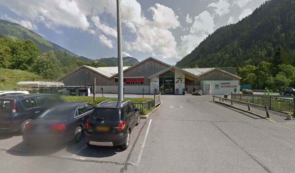 Retrouvez l&rsquo;évolution du prix du carburant mise à jour régulièrement pour la station essence Intermarche La Chapelle D&rsquo;Abonda qui se situe à l&rsquo;adresse suivante 94 chemin des vorges à La Chapelle-D&rsquo;abondance, 74360. Vous pourrez ainsi estimer le prix d&rsquo;un plein [&hellip;]
