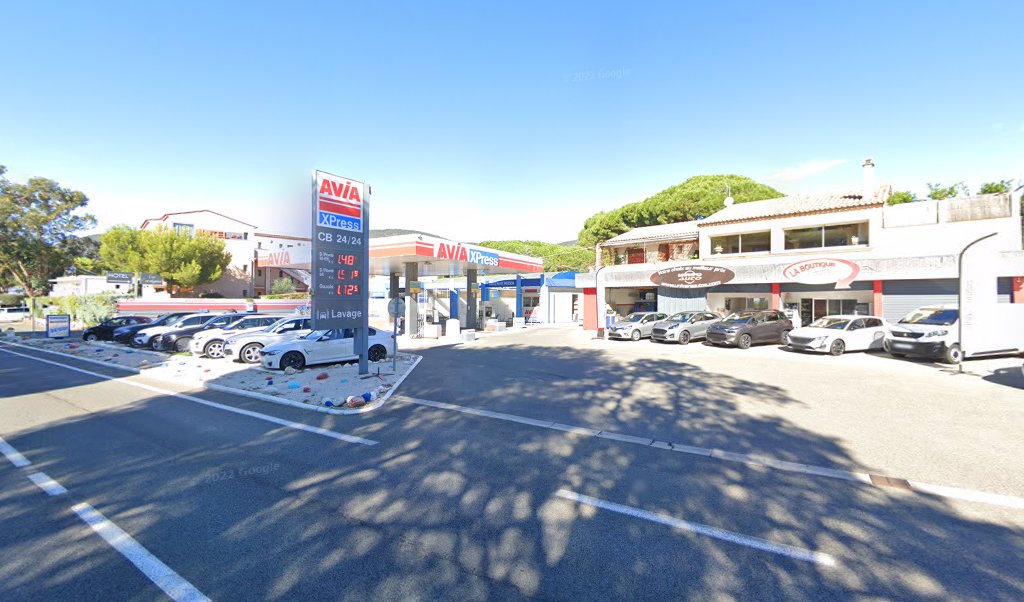 Retrouvez l&rsquo;évolution du prix du carburant mise à jour régulièrement pour la station essence Avia Express qui se situe à l&rsquo;adresse suivante Rd559 ave de st raphael à Cavalaire-Sur-Mer, 83240. Vous pourrez ainsi estimer le prix d&rsquo;un plein d&rsquo;essence pour [&hellip;]