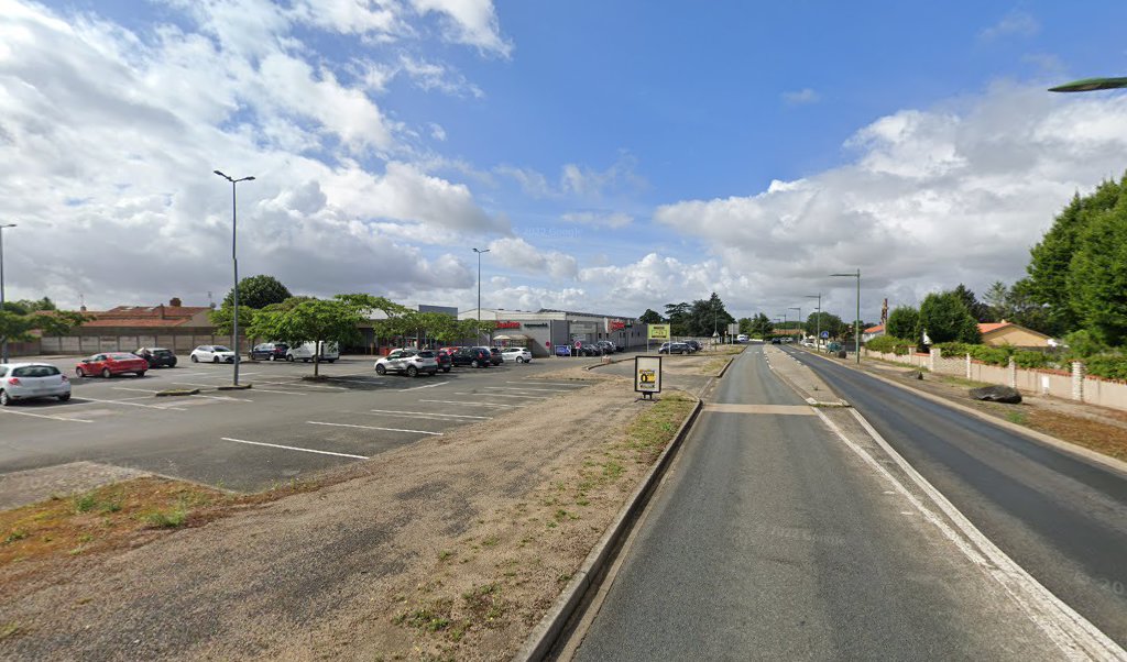 Retrouvez l&rsquo;évolution du prix du carburant mise à jour régulièrement pour la station essence Supermarche Casino qui se situe à l&rsquo;adresse suivante Route de nantes à Sainte-Hermine, 85210. Vous pourrez ainsi estimer le prix d&rsquo;un plein d&rsquo;essence pour vos déplacements [&hellip;]