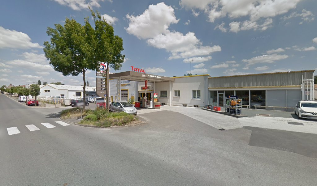 Retrouvez l&rsquo;évolution du prix du carburant mise à jour régulièrement pour la station essence Garage Charrier qui se situe à l&rsquo;adresse suivante 11 rue de la vendee à Saint-Hilaire-De-Loulay, 85600. Vous pourrez ainsi estimer le prix d&rsquo;un plein d&rsquo;essence pour [&hellip;]