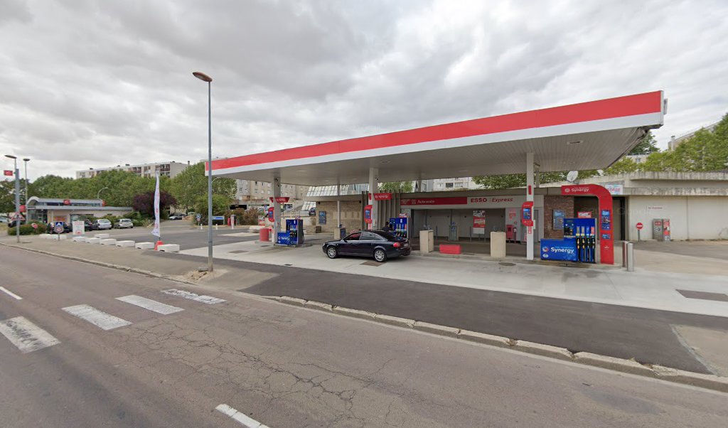 Retrouvez l&rsquo;évolution du prix du carburant mise à jour régulièrement pour la station essence Esso Ste Genevieve qui se situe à l&rsquo;adresse suivante Boulevard gallieni à Auxerre, 89000. Vous pourrez ainsi estimer le prix d&rsquo;un plein d&rsquo;essence pour vos déplacements [&hellip;]