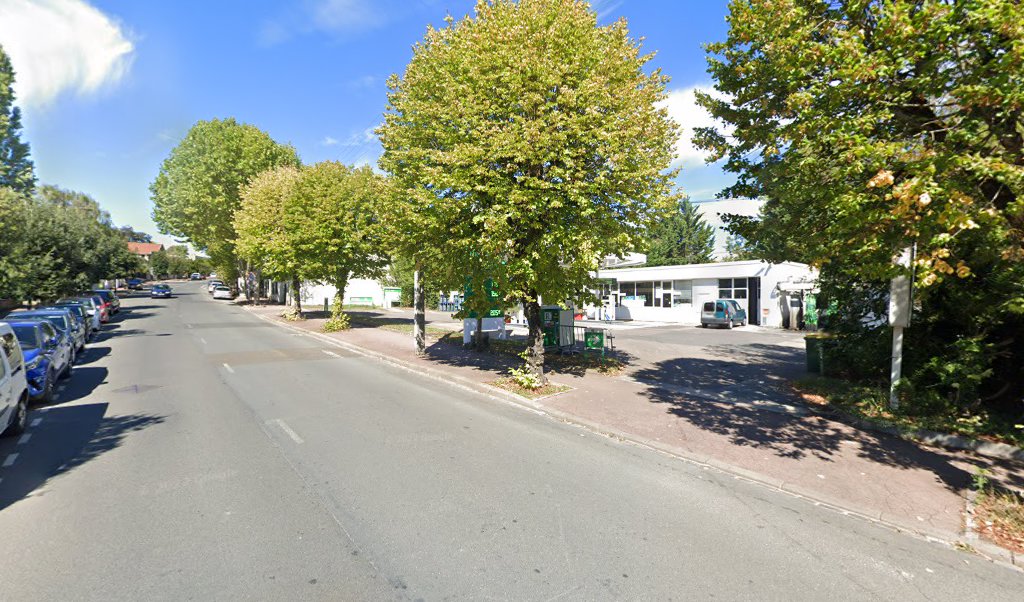 Retrouvez l&rsquo;évolution du prix du carburant mise à jour régulièrement pour la station essence Bp Sceaux 4 Chemins qui se situe à l&rsquo;adresse suivante 77 avenue ãdouard depreux à Sceaux, 92330. Vous pourrez ainsi estimer le prix d&rsquo;un plein d&rsquo;essence [&hellip;]