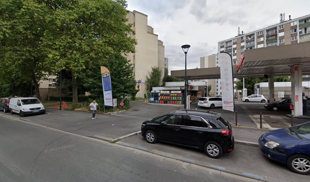 Retrouvez l&rsquo;évolution du prix du carburant mise à jour régulièrement pour la station essence Relais Des Fontaines qui se situe à l&rsquo;adresse suivante 22 avenue lenine à Romainville, 93230. Vous pourrez ainsi estimer le prix d&rsquo;un plein d&rsquo;essence pour vos [&hellip;]