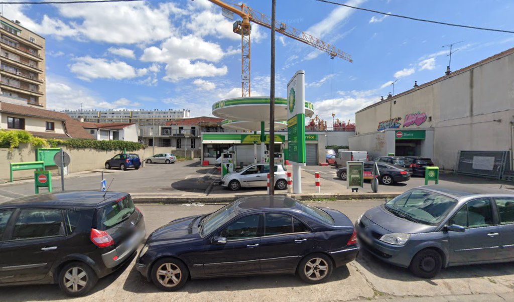 Retrouvez l&rsquo;évolution du prix du carburant mise à jour régulièrement pour la station essence Bp Aubervilliers Pont Blanc qui se situe à l&rsquo;adresse suivante 100 rue charles tillon à Aubervilliers, 93300. Vous pourrez ainsi estimer le prix d&rsquo;un plein d&rsquo;essence [&hellip;]