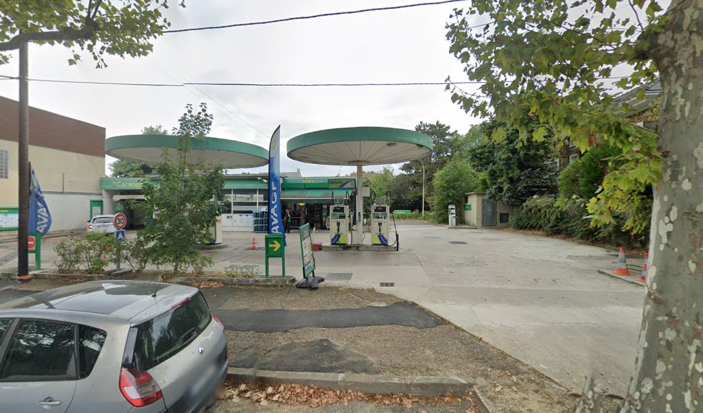 Retrouvez l&rsquo;évolution du prix du carburant mise à jour régulièrement pour la station essence Bp L&rsquo;Hay Les Roses qui se situe à l&rsquo;adresse suivante 110 boulevard paul vaillant-couturier à L&rsquo;hay-Les-Roses, 94240. Vous pourrez ainsi estimer le prix d&rsquo;un plein d&rsquo;essence [&hellip;]