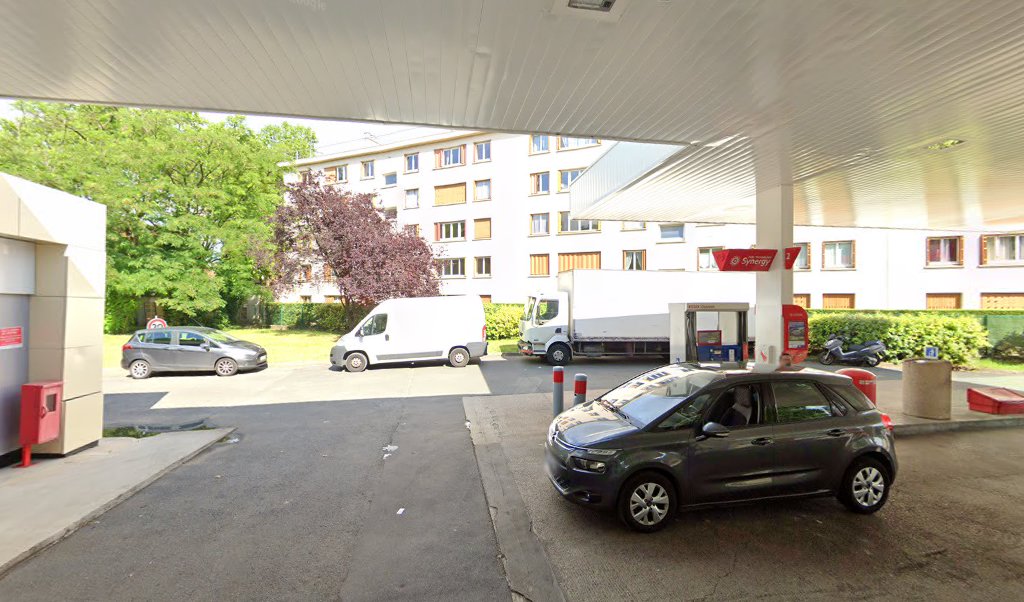 Retrouvez l&rsquo;évolution du prix du carburant mise à jour régulièrement pour la station essence Esso Paris Geneve qui se situe à l&rsquo;adresse suivante 5 avenue léon blum à Maisons-Alfort, 94700. Vous pourrez ainsi estimer le prix d&rsquo;un plein d&rsquo;essence pour [&hellip;]