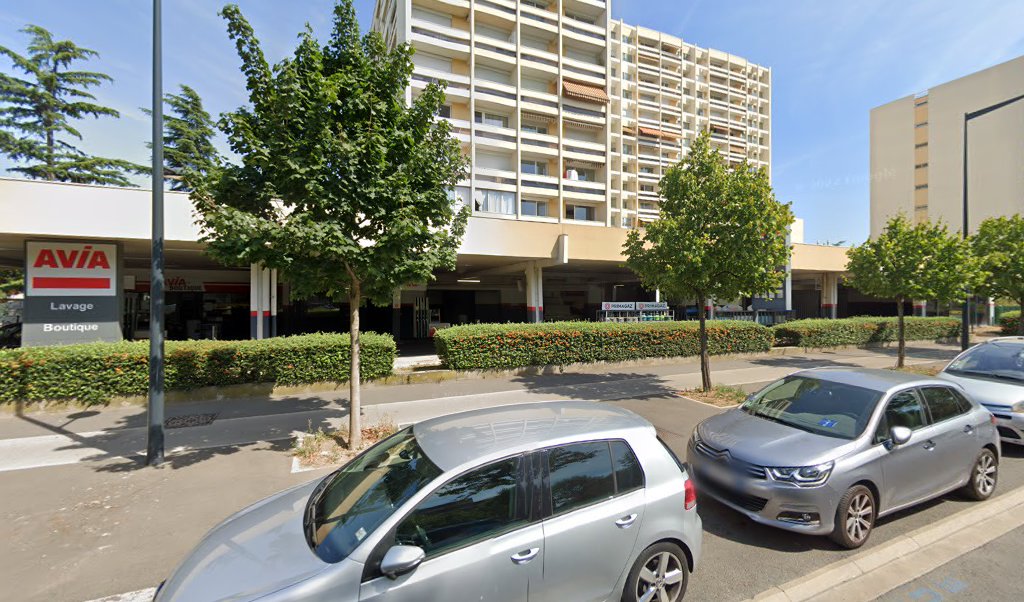 Retrouvez l&rsquo;évolution du prix du carburant mise à jour régulièrement pour la station essence Station Avia qui se situe à l&rsquo;adresse suivante 99 avenue du gl leclerc à Maisons-Alfort, 94700. Vous pourrez ainsi estimer le prix d&rsquo;un plein d&rsquo;essence pour [&hellip;]