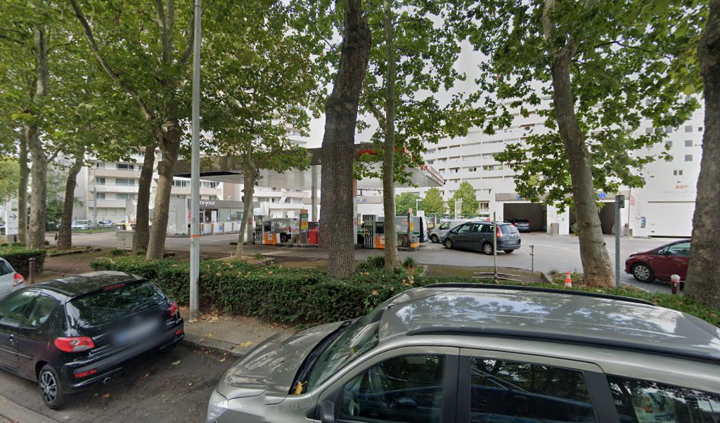 Retrouvez l&rsquo;évolution du prix du carburant mise à jour régulièrement pour la station essence Relais De Montaigut qui se situe à l&rsquo;adresse suivante 63 avenue du général de gaulle à Creteil, 94000. Vous pourrez ainsi estimer le prix d&rsquo;un plein [&hellip;]