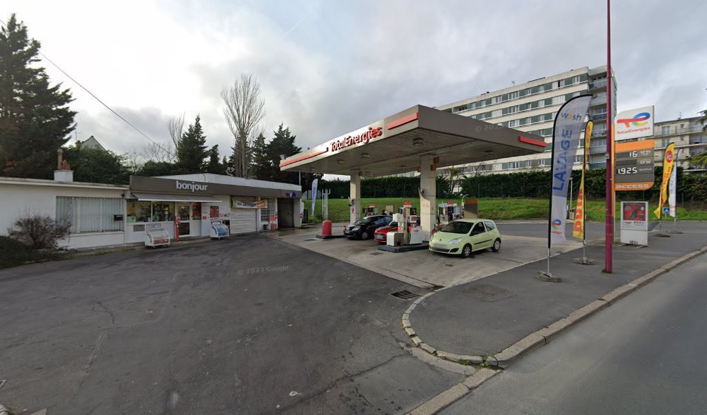 Retrouvez l&rsquo;évolution du prix du carburant mise à jour régulièrement pour la station essence Relais Du Drapeau qui se situe à l&rsquo;adresse suivante 151 avenue gabriel péri à Bezons, 95870. Vous pourrez ainsi estimer le prix d&rsquo;un plein d&rsquo;essence pour [&hellip;]