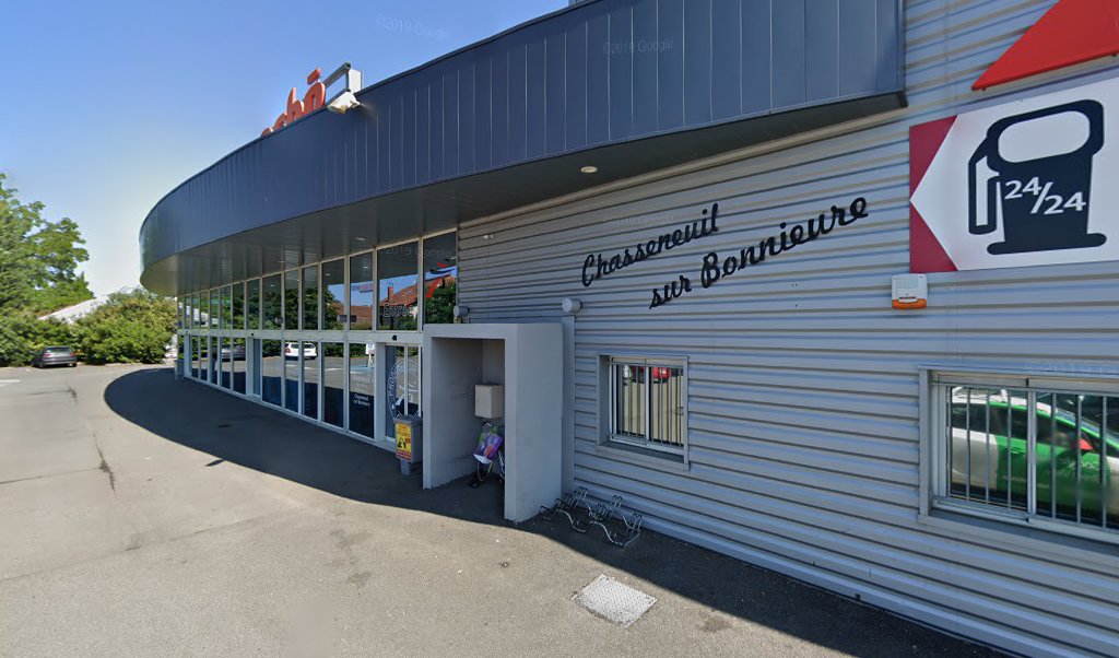 Retrouvez l&rsquo;évolution du prix du carburant mise à jour régulièrement pour la station essence Intermarche Sas Beleoking qui se situe à l&rsquo;adresse suivante 2 rue de la gare à Chasseneuil-Sur-Bonnieure, 16260. Vous pourrez ainsi estimer le prix d&rsquo;un plein d&rsquo;essence [&hellip;]