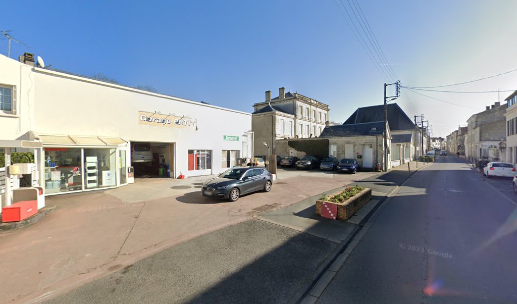 Retrouvez l&rsquo;évolution du prix du carburant mise à jour régulièrement pour la station essence Mme Petit qui se situe à l&rsquo;adresse suivante 44 rue audry de puyravault à Surgères, 17700. Vous pourrez ainsi estimer le prix d&rsquo;un plein d&rsquo;essence pour [&hellip;]