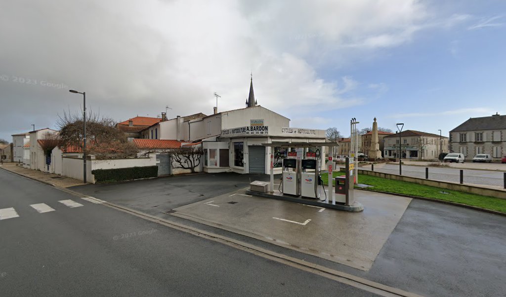 Retrouvez l&rsquo;évolution du prix du carburant mise à jour régulièrement pour la station essence M. Bardon Alain qui se situe à l&rsquo;adresse suivante 37 bis place de la republique à Aigrefeuille-D&rsquo;aunis, 17290. Vous pourrez ainsi estimer le prix d&rsquo;un plein [&hellip;]