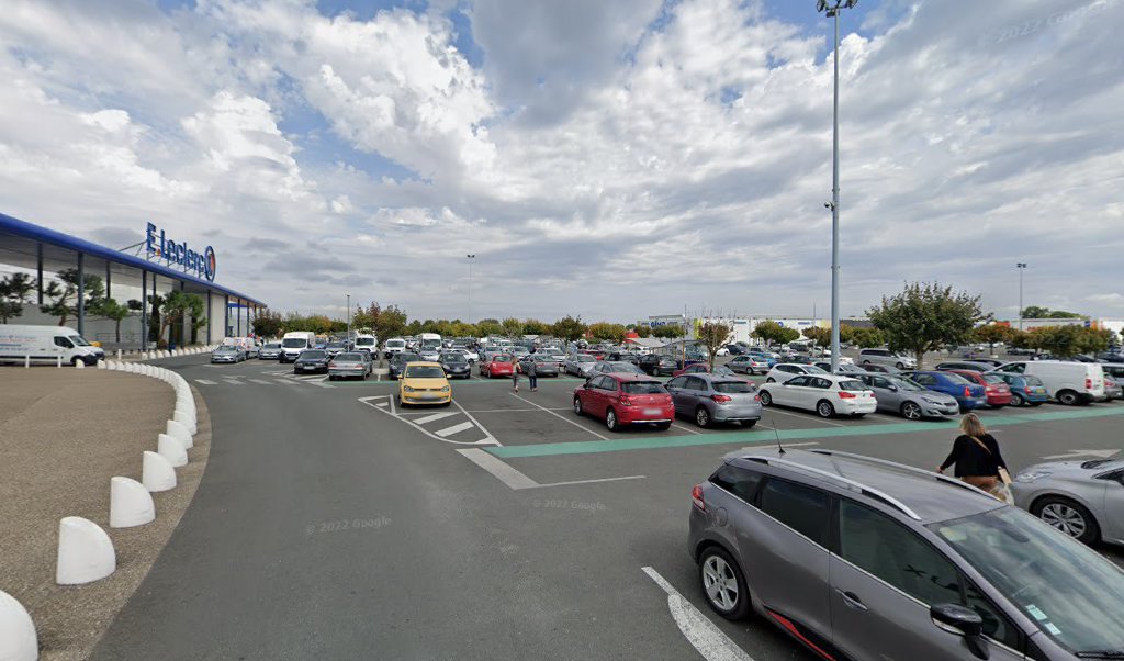 Retrouvez l&rsquo;évolution du prix du carburant mise à jour régulièrement pour la station essence Centre Leclerc Les Coteaux qui se situe à l&rsquo;adresse suivante 15 rue champagne saint georges à Saintes, 17100. Vous pourrez ainsi estimer le prix d&rsquo;un plein [&hellip;]